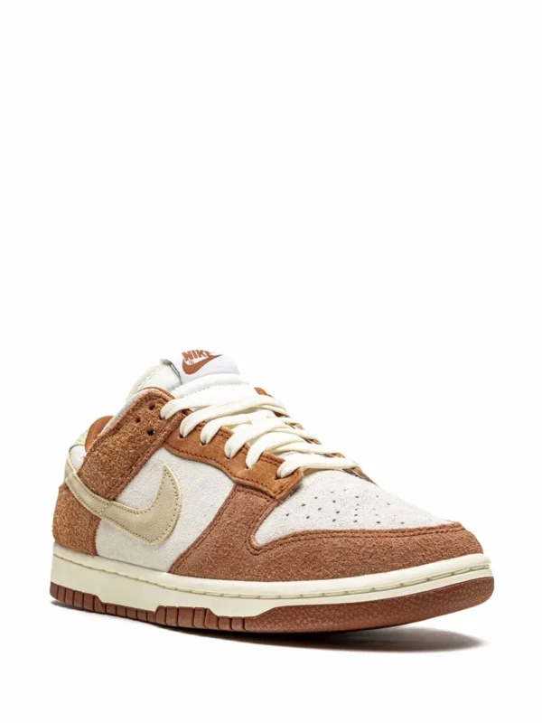 Nikee Dunk Low Medium Curry Suede Quality - Image 2