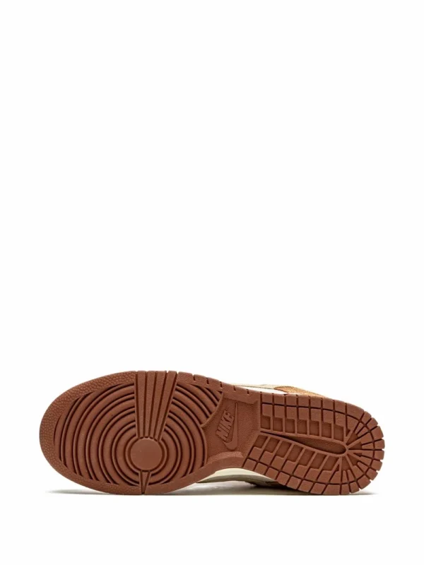 Nikee Dunk Low Medium Curry Suede Quality - Image 4
