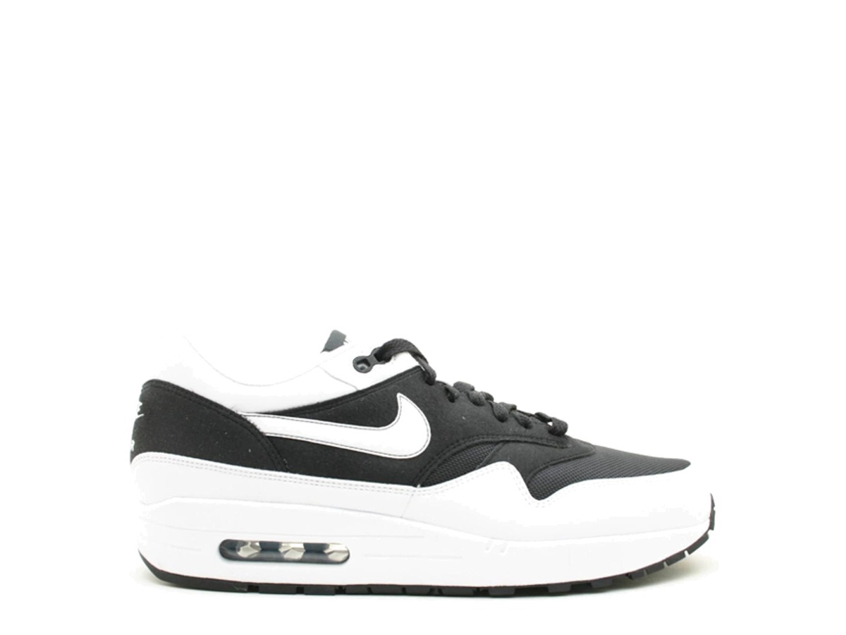 NIKEE AIRMAX 1 ULTRA MOIRE BLACK WHITE