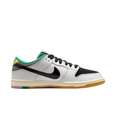 Nikee Sb Dunk Low Pro X CSEF White and black