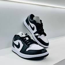 NIKEE AIR JORDAN 1 PANDA LOW SEMI UA - Image 3