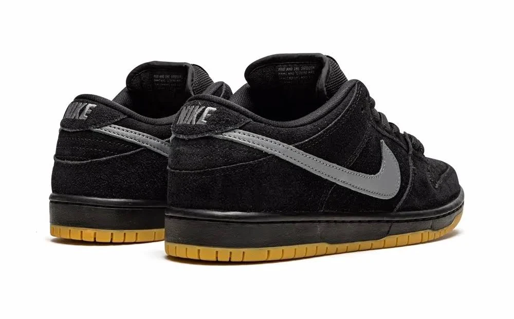 Nike SB Dunk Low Fog Black Gum - Image 2