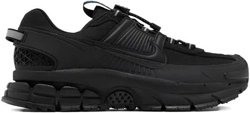 Nike zoom vomero roam  "TRIPLE  BLACK"