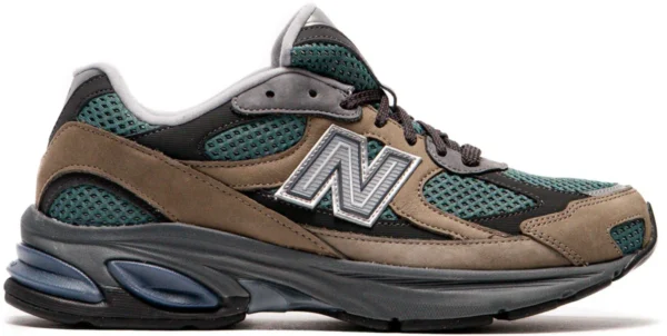 New Balancee 2010 Vintage Khaki