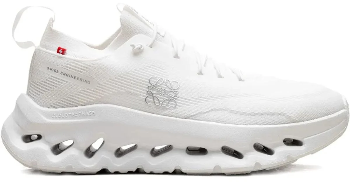 ON CLOUD Loewe X Tilt WHITE