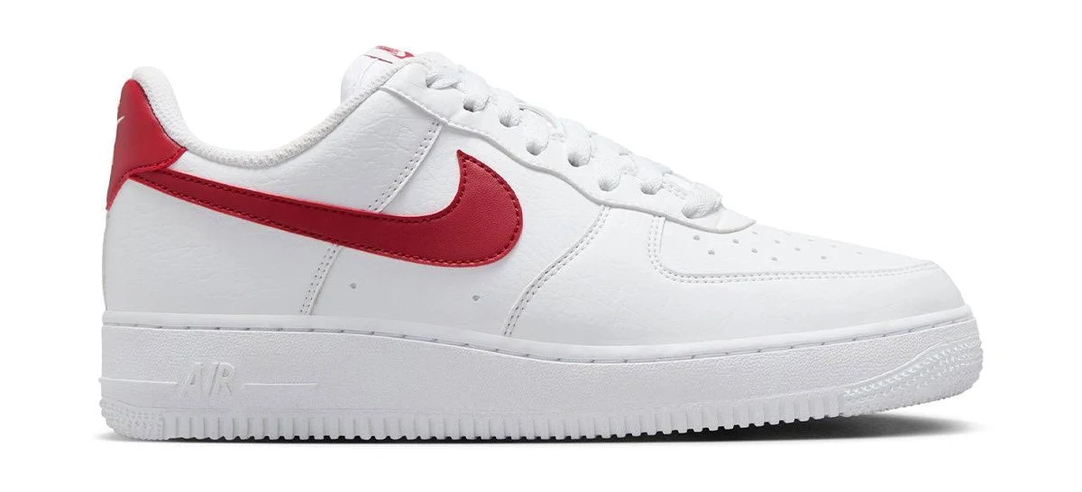 ”Nike AirForce 1 07 Trainers White Team Red”